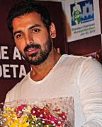 John Abraham at inauguration of Standard Chartered Mumbai Marathon Expo 2013