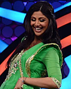 Shilpa Shetty Shaking-a-leg with Dharmesh on the set of Nach Baliye 5