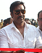 Ajay Devgn inaugrate rashtriya shaheed samark to host national flag at mumbai