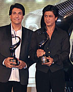 Shiamak Davar, Shah Rukh Khan, Vineet Jain, MD, Times of India Group and  Jim Nickel at the launch of The Times of India Film Awards