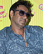 Ajay Devgn promote Himmatwala at Radio Mirchi