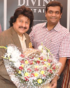 Divine Solitaires brings Ghazal Maestro Pankaj Udhas to Kalaghoda fest