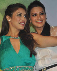 Rashmi Nigam and Sonali Bendre