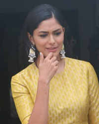 Mrunal Thakur