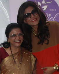 Dr Shrilata Suresh Trasi and Sushmita Sen