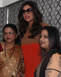 Sushmita Sen with Dr Shrilata Suresh Trasi and Dr Shefali Trasi