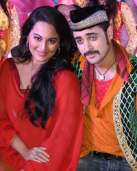 Sonakshi Sinha and Imran Khan at Taiyab Ali Song Launch