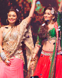 Yo Yo Honey Singh, Rani Mukherjee, Madhuri Dixit, Shah Rukh Khan and Jacqueline Fernandez