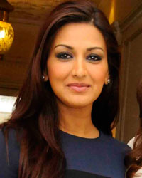 Sonali Bendre and Gayatri Oberoi