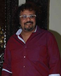 Sonu Nigam and Tabla player Bickram Ghosh