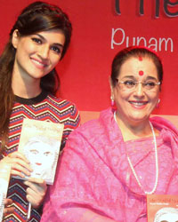 Kriti Sanon and Poonam Sinha