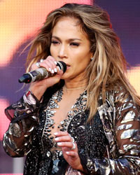 Singers Mary J. Blige (L) and Jennifer Lopez perform at 'The Sound of Change' concert at Twickenham Stadium in London