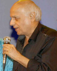 Mahesh Bhatt and Pooja Bhatt during performance of theatrical adaptation of film'Daddy'