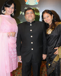 Kavita Verma, Shobha and Pankaj Gupta at the Contemporary Indian Jewellery Showcase by Tibarumal Jewel