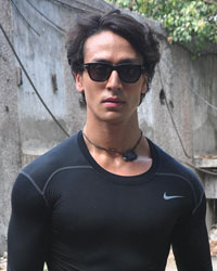 Tiger Shroff performs live action stunt to promote film 'Heropanthi'