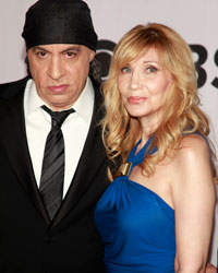 Musician Steven Van Zandt and his wife Maureen arrive to the American Theatre Wing's annual Tony Awards in New York