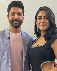 Farhan Akhtar and Monali Thakur