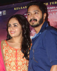 Amruta Khanvilkar and Shreyas Talpade