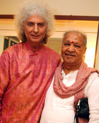 Pandit Shiv Kumar Sharma and Pandit Hariprasad Chaurasia