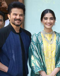 Anil Kapoor, Sonam Kapoor, Sanjay Kapoor, Reena Kapoor, Boney Kapoor and Janhvi Kapoor