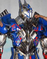 Unveiling of 'Transformers 4' lead Robot 'Optimus Prime'