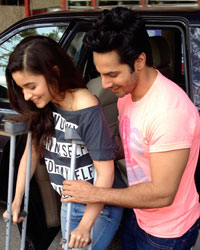 Alia Bhatt and Varun Dhawan Take Mumbai Metro