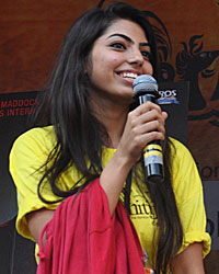 Badlapur movie promotion at Mithibai College festival Kshitij 2014