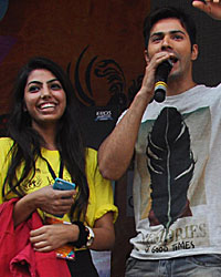 Badlapur movie promotion at Mithibai College festival Kshitij 2014