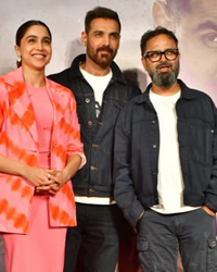 Sharvari Wagh, Akshay Kumar and Nikhil Advani