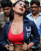 Rajan Verma and Veena Malik promote Zindagi 50-50 in Kamathipura