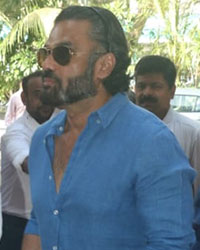 Mana and Suneil Shetty