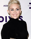 Singer Miley Cyrus arrives at the VH1 Divas 2012 show in Los Angeles