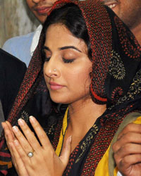 Vidya Balan visits Mahim Dargah for the success of her film Bobby Jasoos