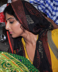 Vidya Balan Visits Mahim Dargah