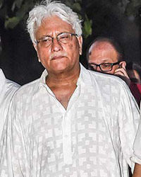 Vinod Khanna's brother Pramod Khanna and Vnod Khanna's son Sakshi Khanna