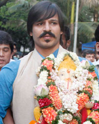 Vivek Oberoi Ganesh Visarjan