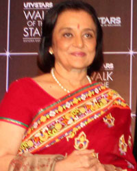 UTV Stars unveiled Asha Parekh's hand impression tile, to be installed at Walk of the Stars at Bandra promenade