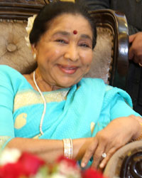 Asha Bhosle and Shaead Pawar