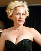 Actress Patricia Arquette arrives on the red carpet at the annual White House Correspondents' Association dinner in Washington