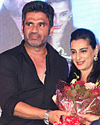 Mana Shetty, Sunil Shetty and Sachin Ahir