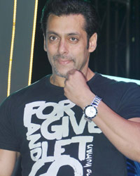 Salman Khan at Worli Festival 2014