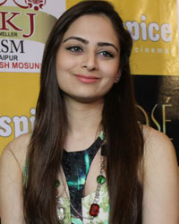 Zoya Afroz