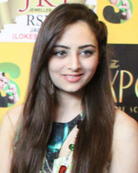 Himesh Reshammiya and Zoya Afroz