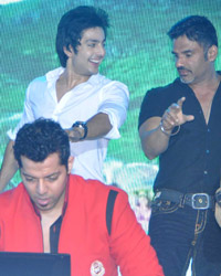 Himansh Kohli and Sunil Shetty