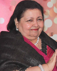 Pamela Chopra and Shahrukh Khan