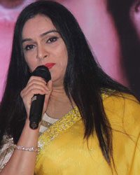 Padmini Kolhapure and Rekha