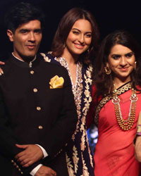 Manish Malhotra, Sonakshi Sinha and Shaina NC