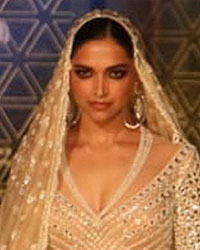 Deepika Padukone at Abu Jani and Sandeep Khosla Fashion Show