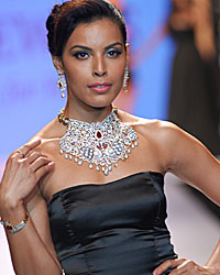 Deepti Gujral at Aks Jewels Show at IIJW 2014