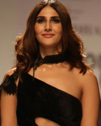 Fashion Desigmer Reena Dhaka and Vaani Kapoor